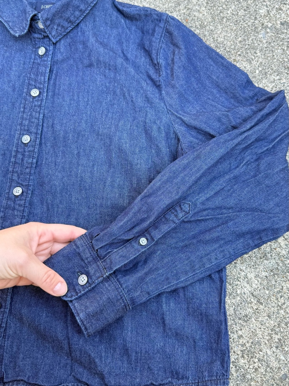 J.Crew Cropped Dark Wash Denim Shirt Size M | Classic Capsule Staple - Picture 6 of 11